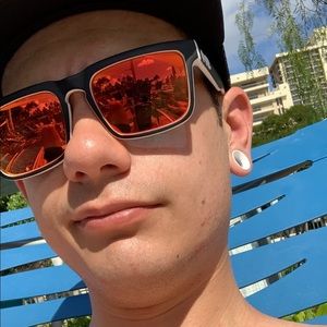 Meet your Posher, Tyler